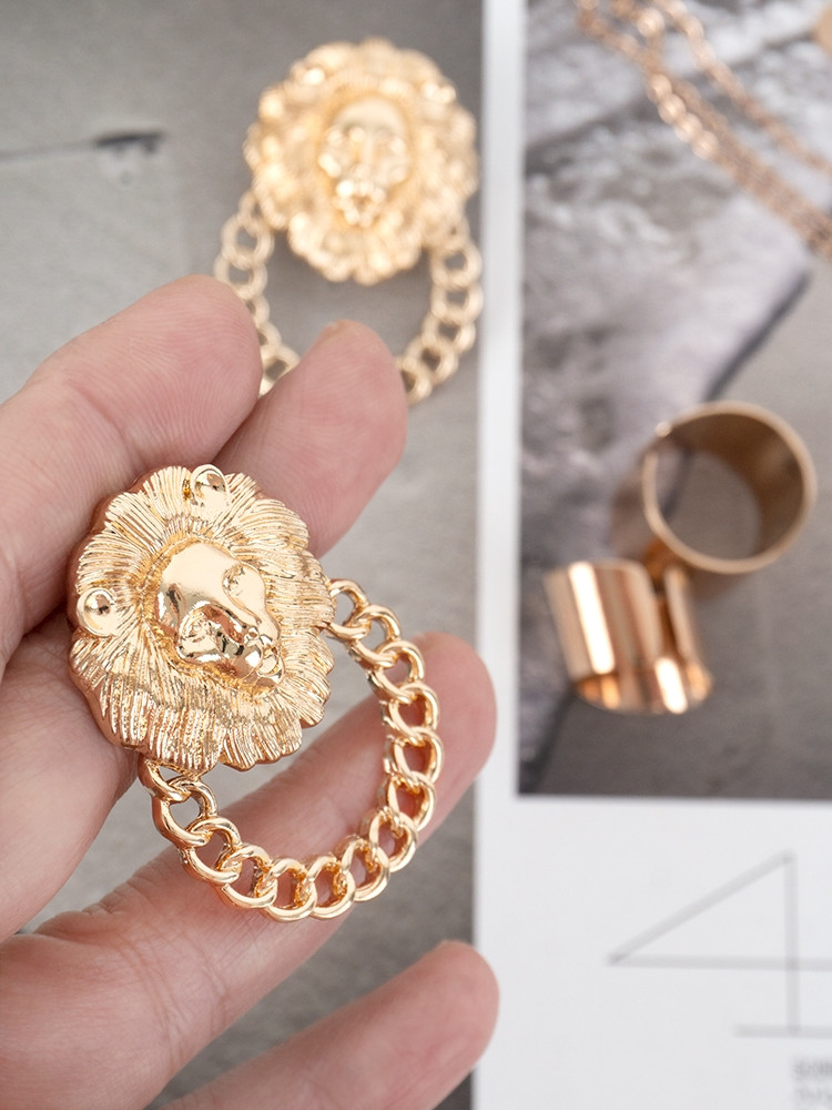 LION CIRCLE EARRINGS