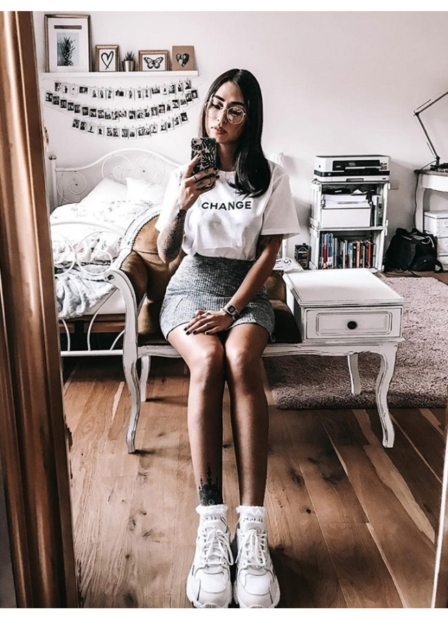 CHANGE WHITE T-SHIRT