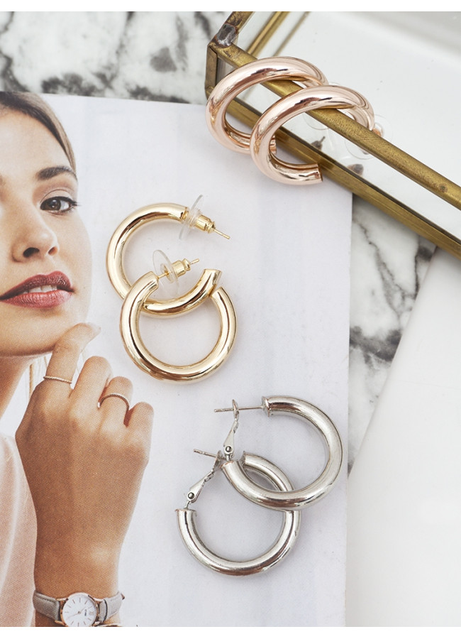 ALESSANDRA BOLD HOOP EARRINGS