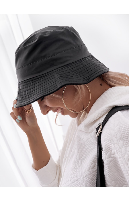 BLACK BUCKET HAT