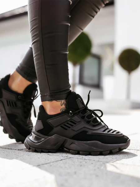 ΜΑΥΡΑ ΤΡΑΚΤΕΡΩΤΑ SNEAKERS-VALENCIA