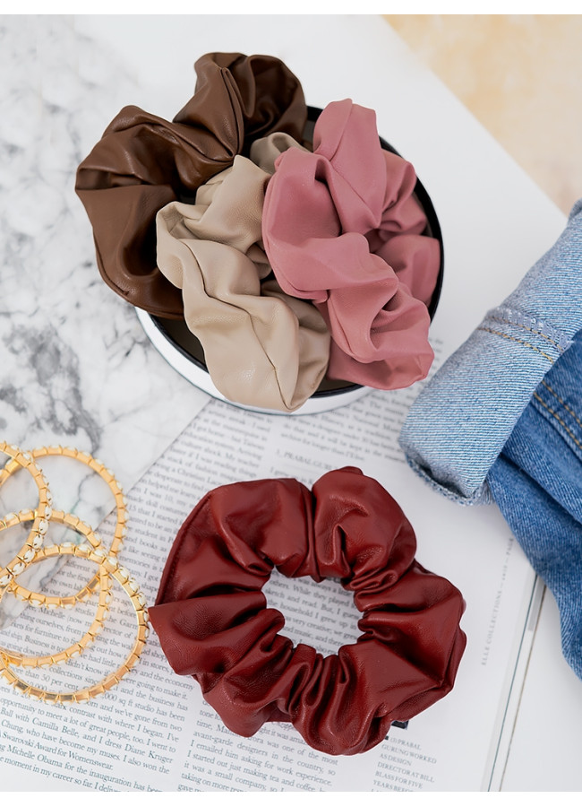 LEATHER SCRUNCHIES PBRE