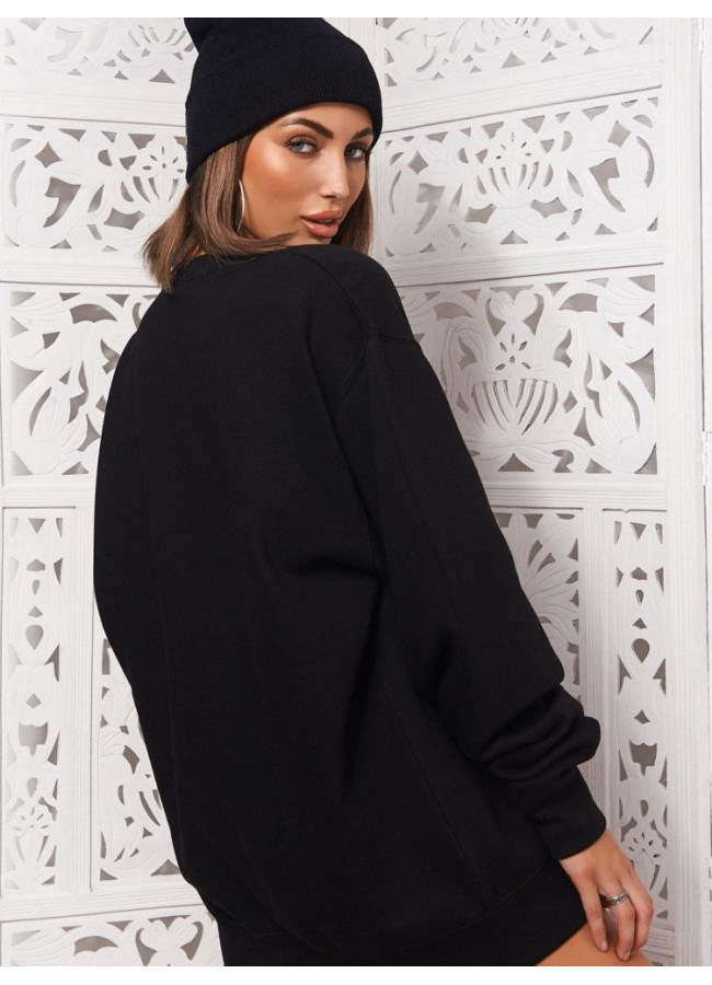 MY BLACK SWEATSHIRT