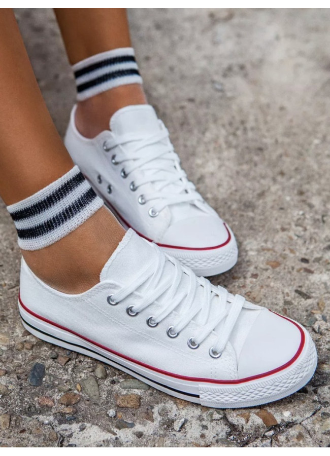 SUPER WHITE SNEAKERS