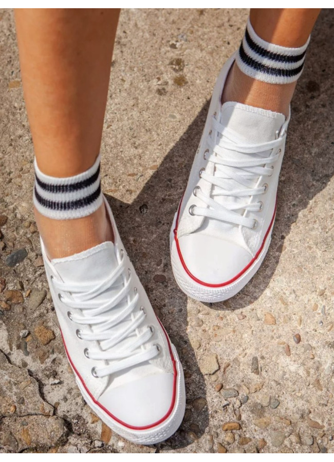 SUPER WHITE SNEAKERS