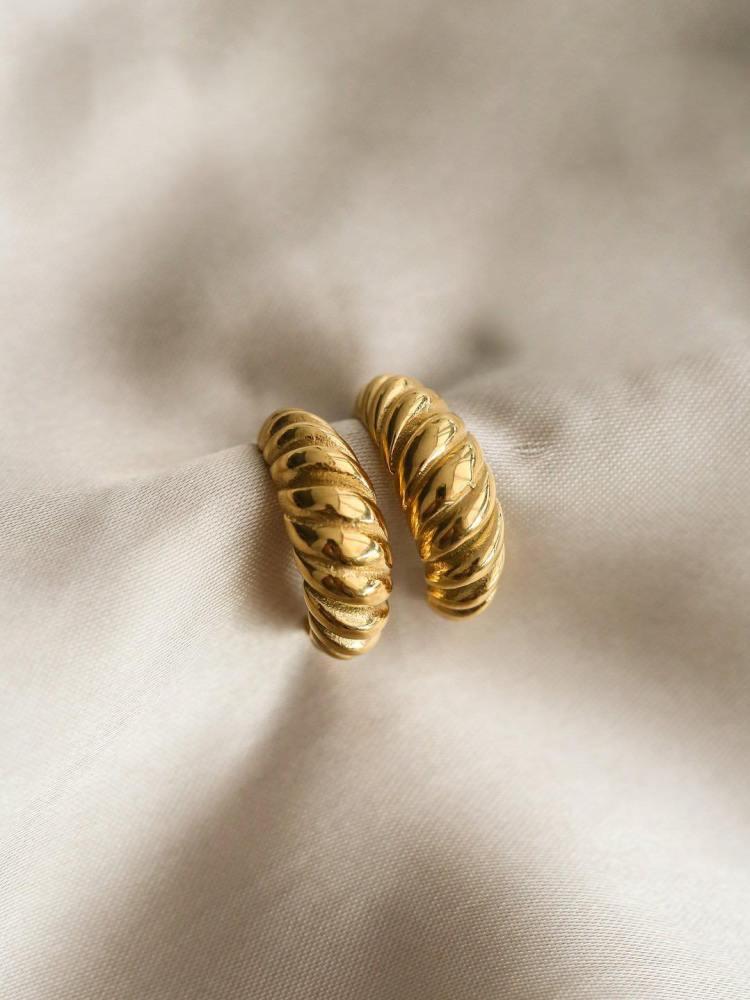 CROISSANT  GOLD HOOP EARRINGS