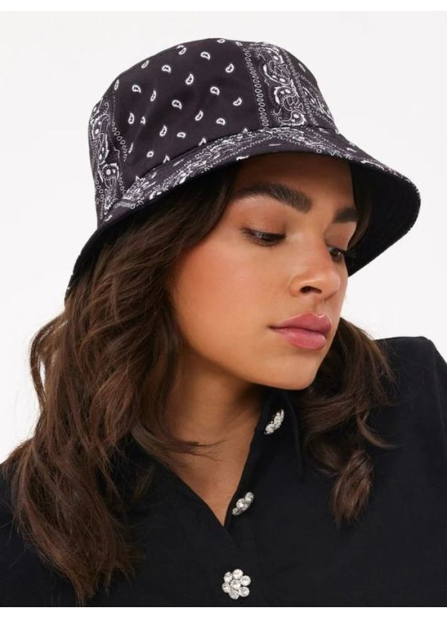 MACA BLACK BUCKET HAT