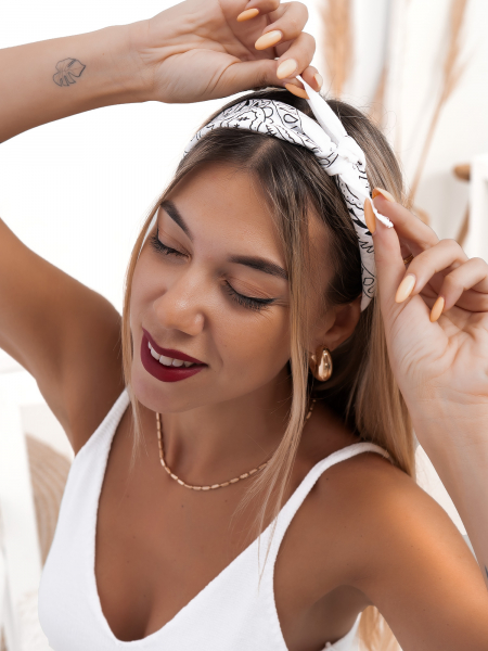 WHITE BANDANA