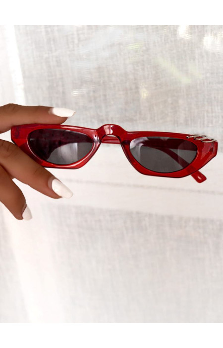 PIERCING RED SUNNIES