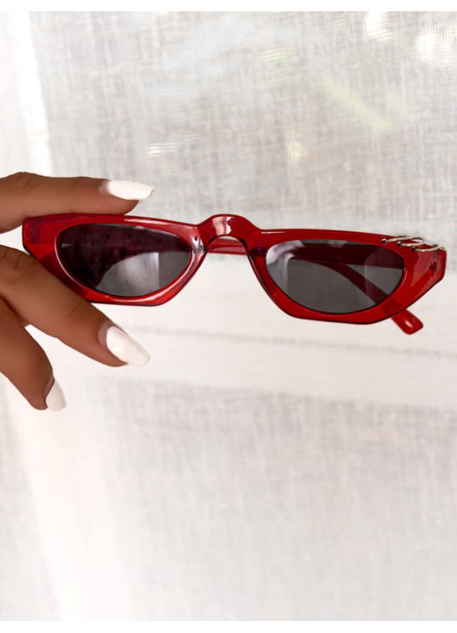 PIERCING RED SUNNIES