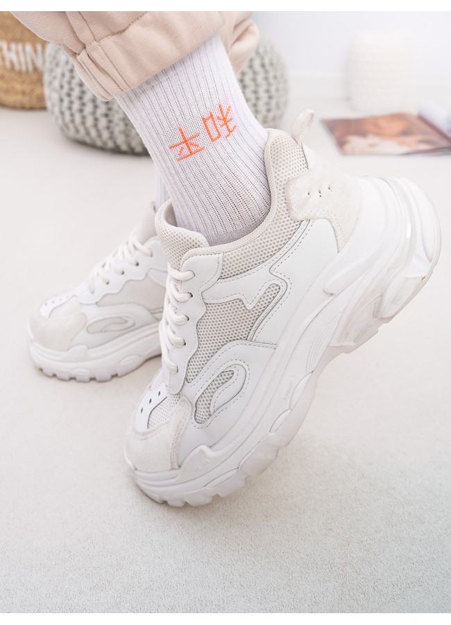 KOREAN PEACE WHITE BASKET SOCKS