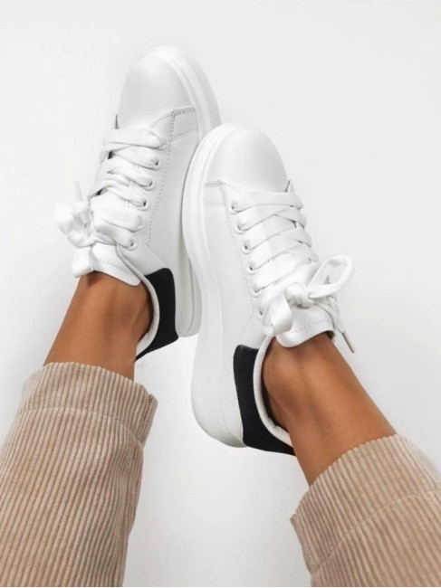 ΛΕΥΚΑ ΜΕ ΜΑΥΡΟ SNEAKERS - CAMELIA