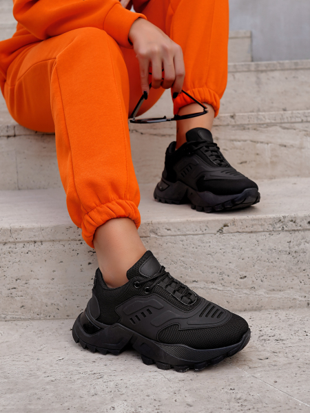 ΜΑΥΡΑ ΤΡΑΚΤΕΡΩΤΑ SNEAKERS-VALENCIA