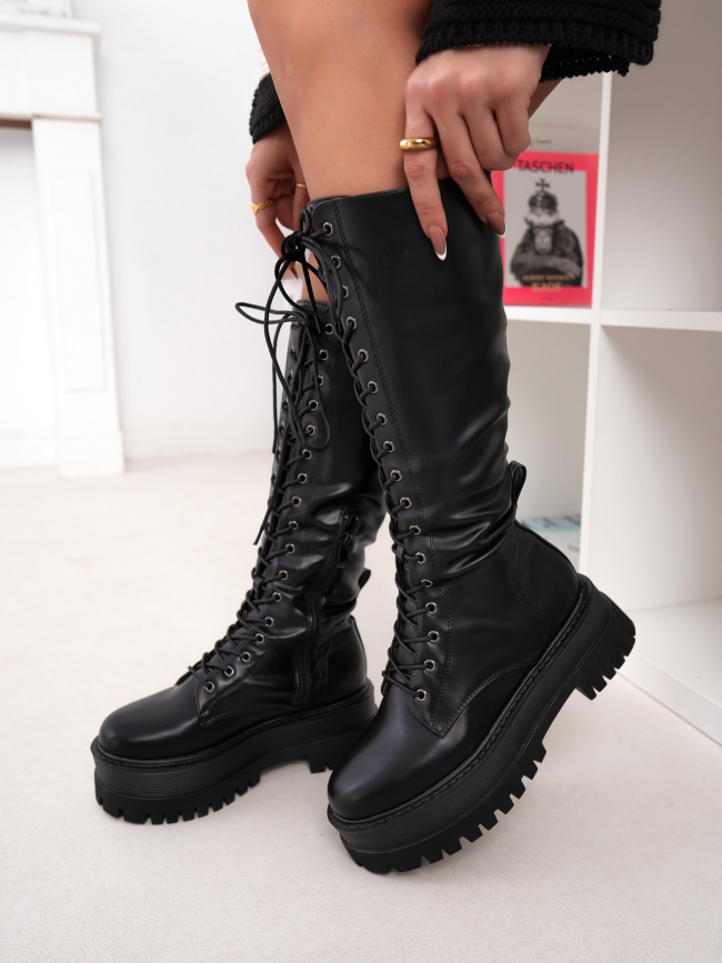 BLACK BOOTS - PIERRE