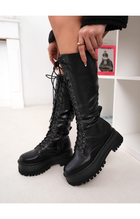 BLACK BOOTS - PIERRE