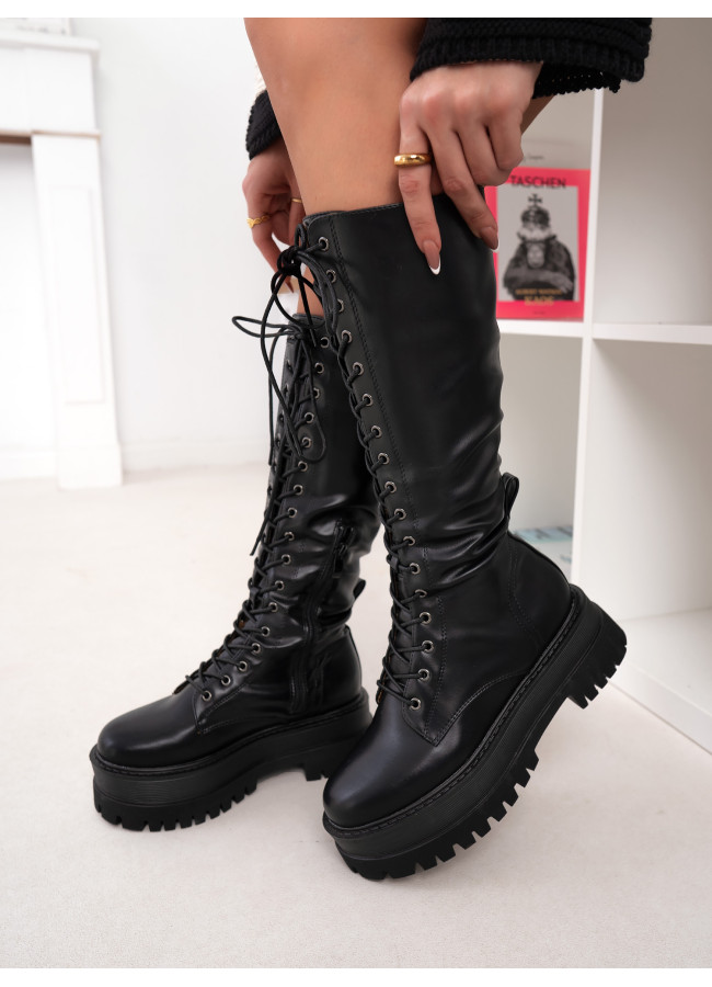 BLACK BOOTS - PIERRE