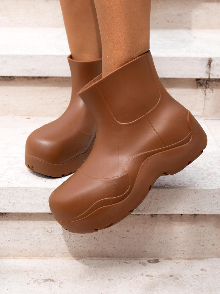 RUBBER CAMEL RAINBOOTS
