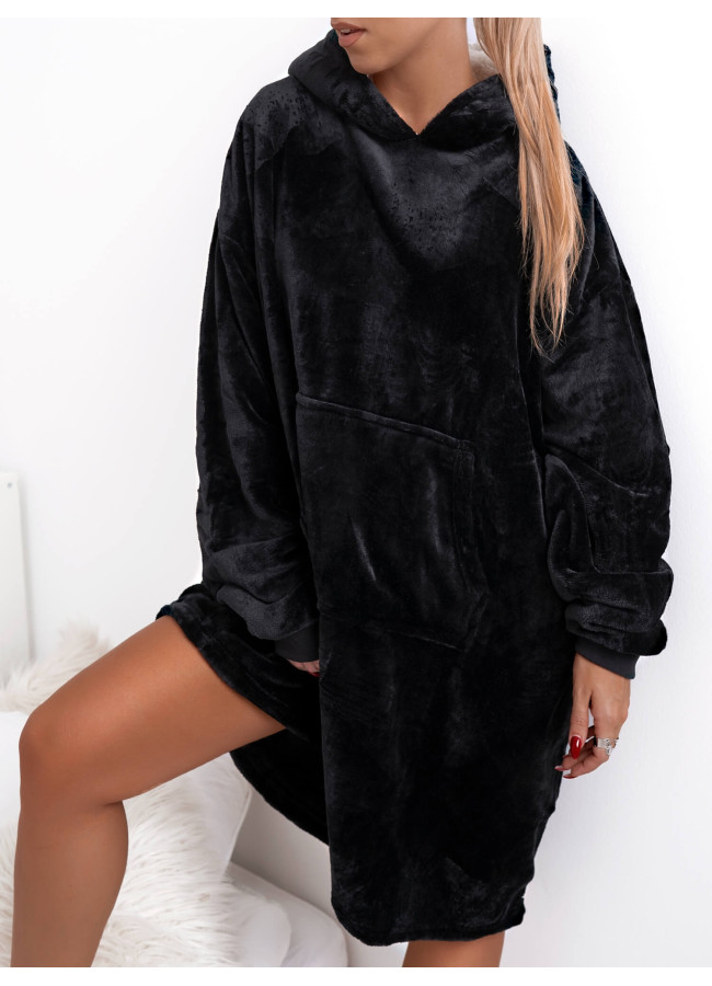 AKITA UNISEX OVERSIZED BLACK TEDDY BLANKET HOODIE