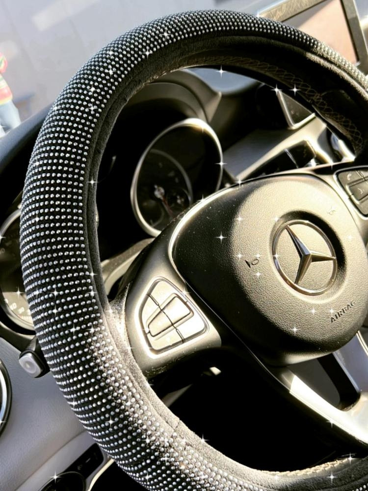 STEERING WHEEL COVER WITH RHINESTONES