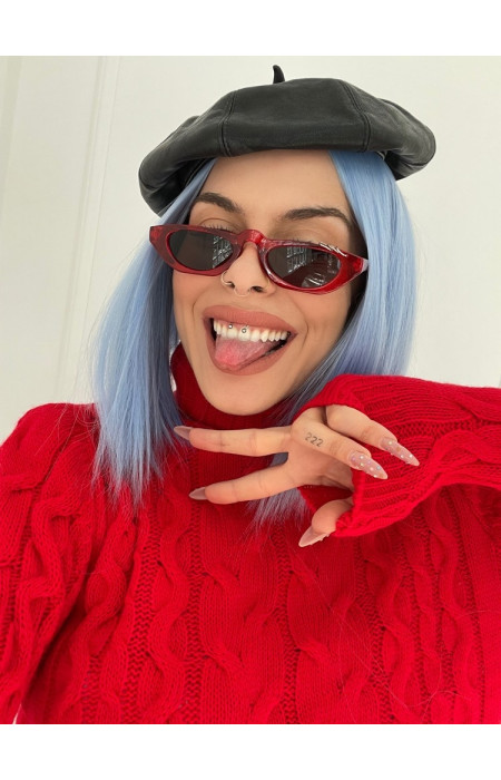 PIERCING RED SUNNIES