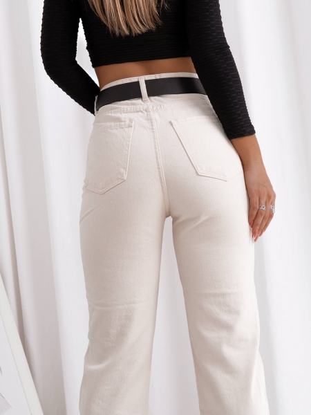 ASTRID MOM FIT CREAM JEANS