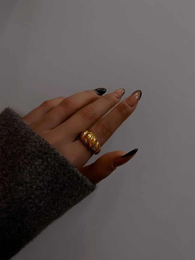 CROISSANT GOLD RING