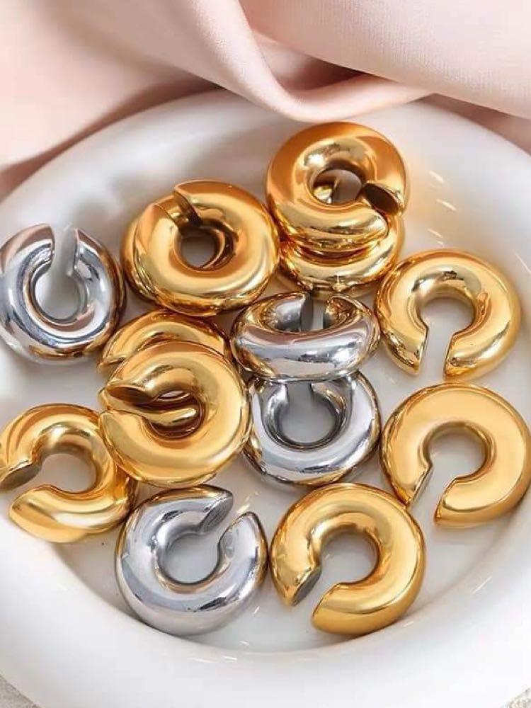 CELYN STEEL EARCUFFS