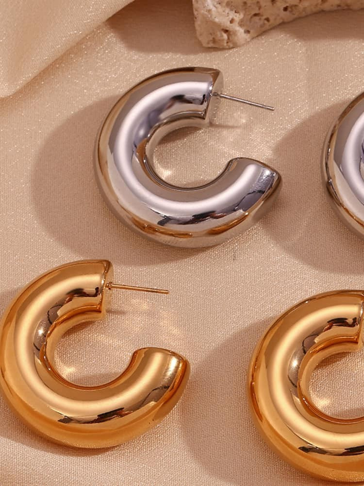 RUSSEL SILVER HOOP EARRINGS