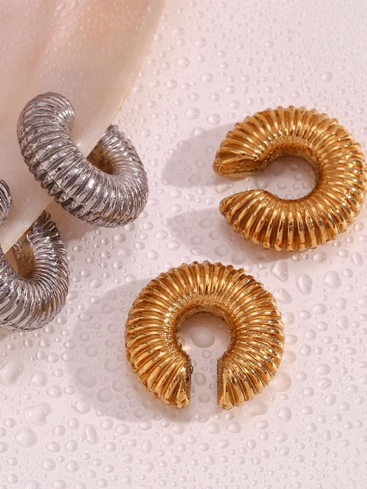 BETHSAB GOLD SPIRAL EARCUFF