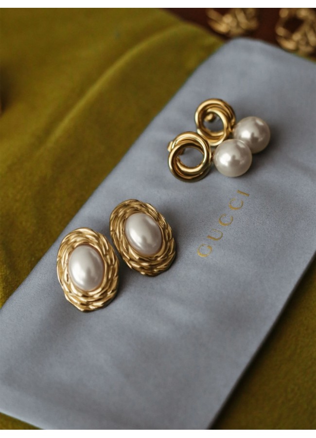 GOLD EARRINGS WITH PEARL -...