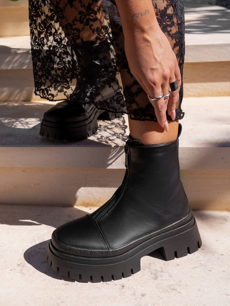 DOLF BLACK ANKLEBOOTS