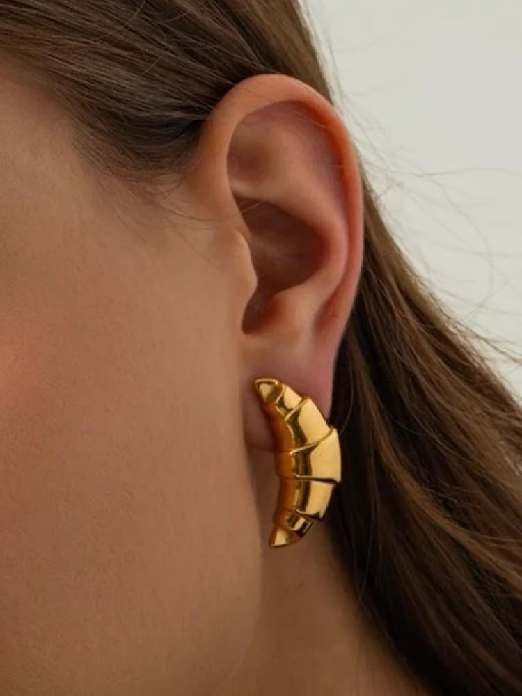 GOLD EARRINGS - CROISSANT
