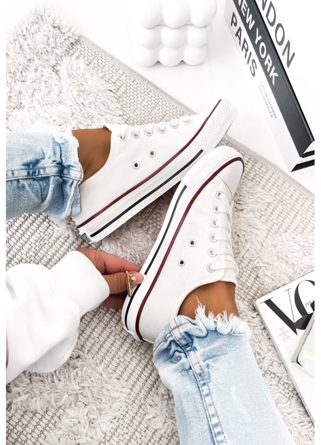 SUPER WHITE SNEAKERS