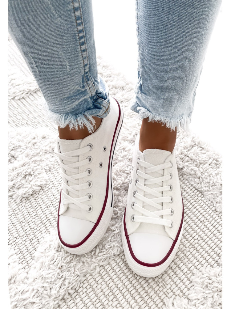 SUPER WHITE SNEAKERS
