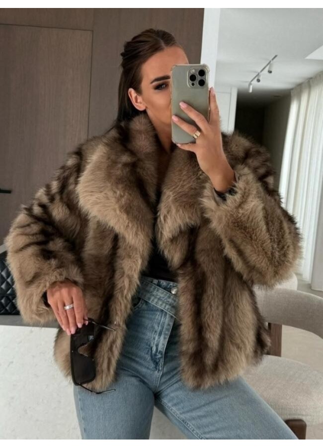 BROWN SHORT FUR - SNOW