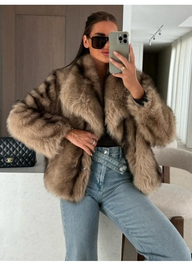 BROWN SHORT FUR - SNOW