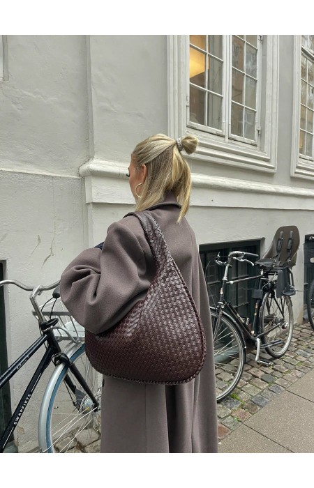 ΤΣΑΝΤΑ - EMBER