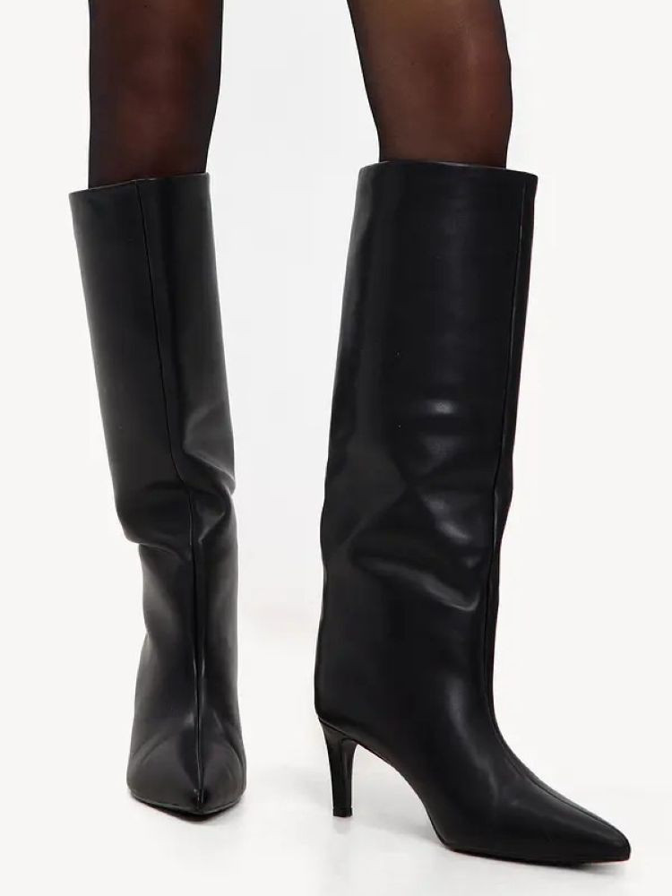 BLACK BOOTS - WALERIA