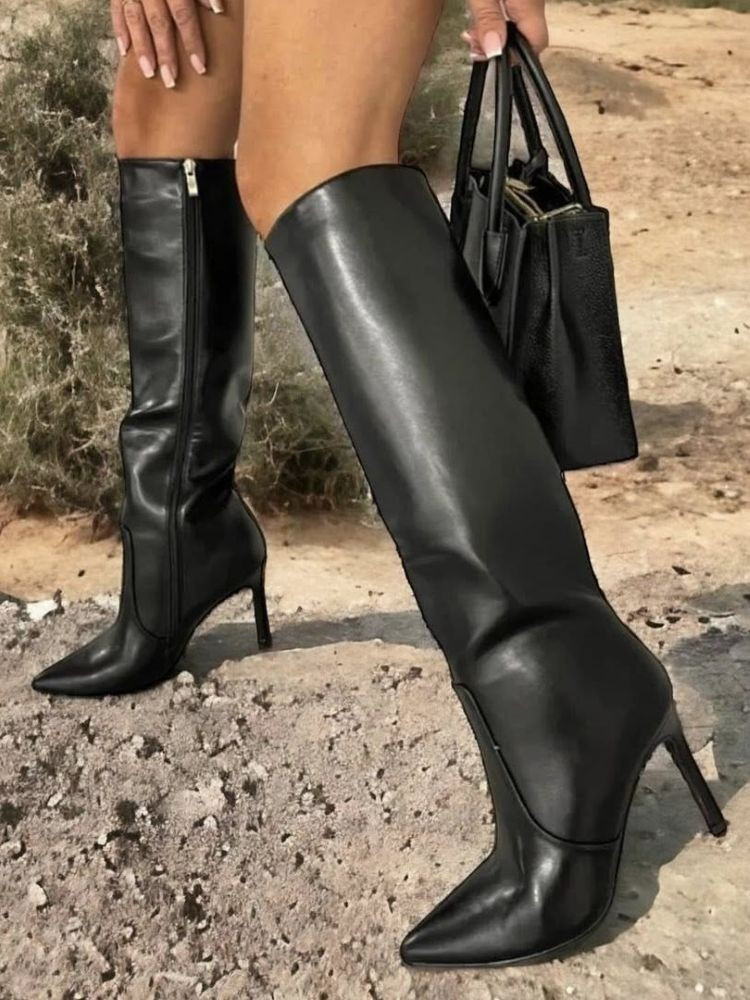 BLACK BOOTS - LUDMIL
