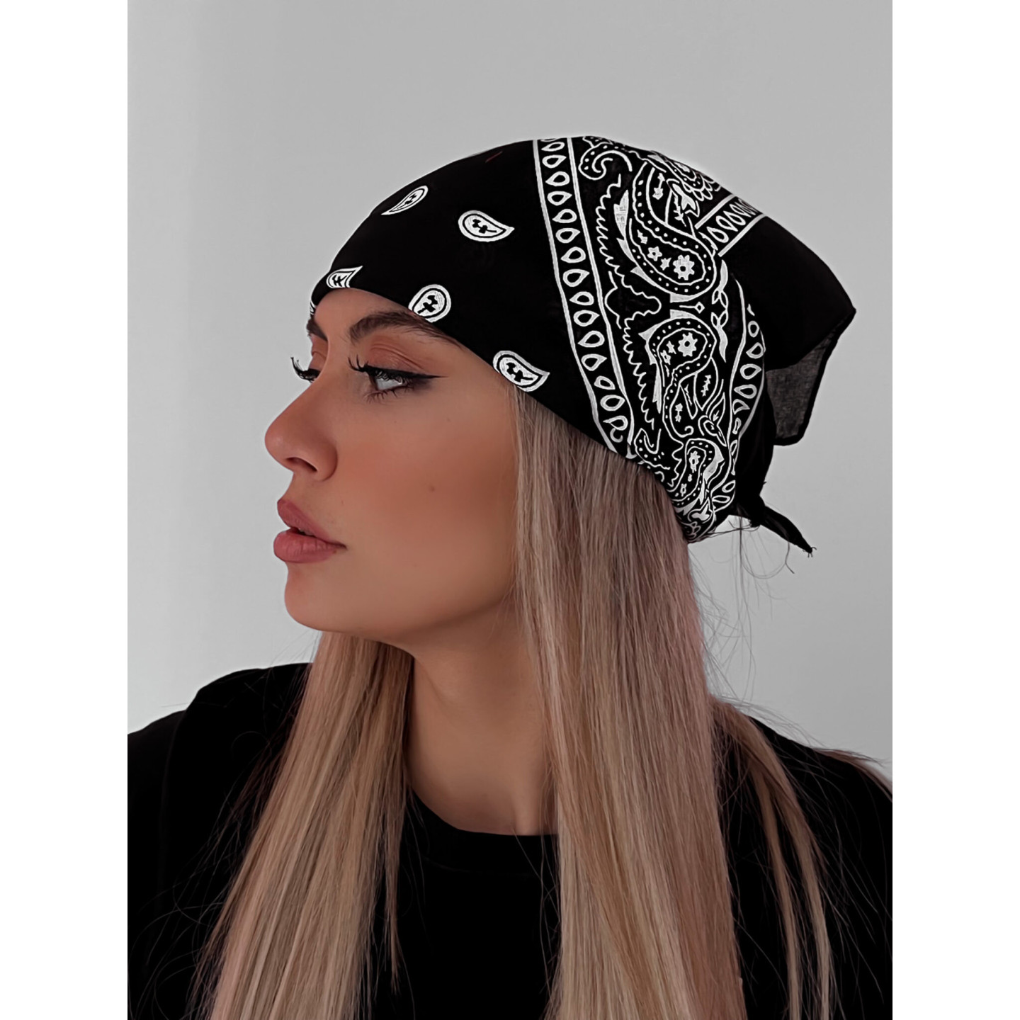 BLACK BANDANA